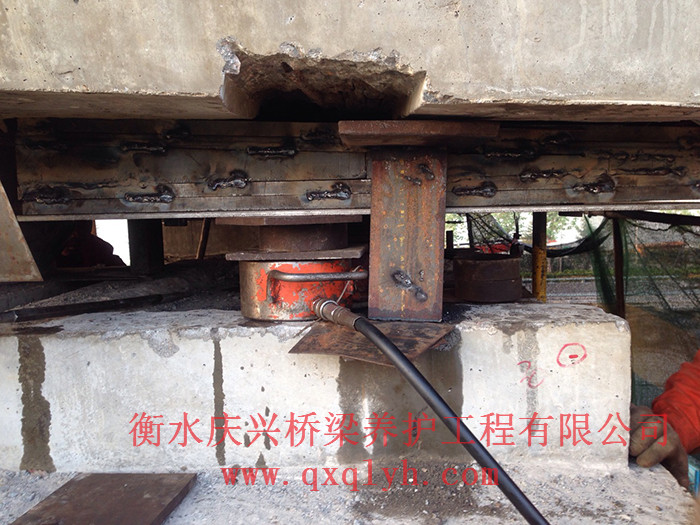 遼寧鐵路轉軸式支座更換工程