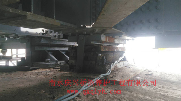 遼寧鐵路轉軸式支座更換工程